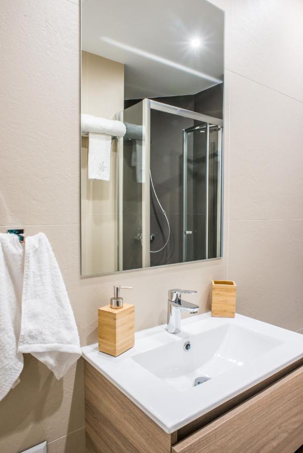 A25 Pristine & Sunny Flat With Balcony At Downtown Athens Apartment Bagian luar foto
